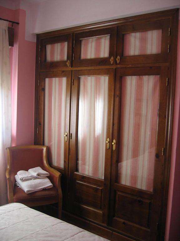 Apartamentos El Pajar Del Abuelo Peralejos de las Truchas Phòng bức ảnh